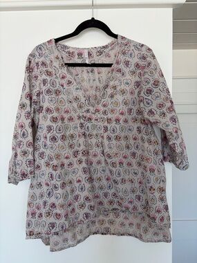 Magnolia Pearl  Pink print  hi-low V-Neck Tunic